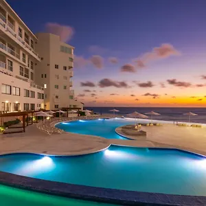 https://cyan-cancun-hotel-spa.quintano-roohotels.com