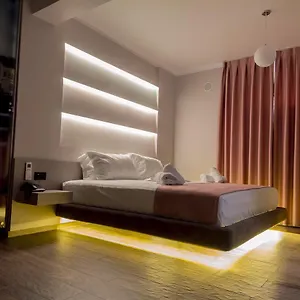 Hotel Pandora, Tirana