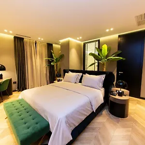 Hotel Unik, Tirana